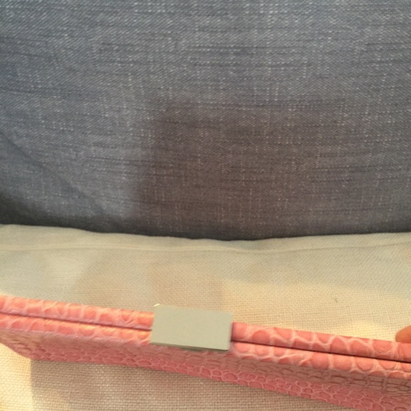 Pink Croco - Picture 3 of 6